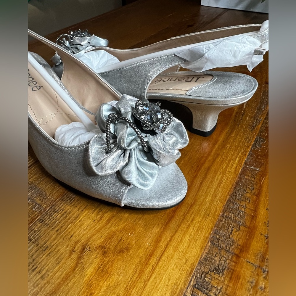 J. Renee Leonelle Heel